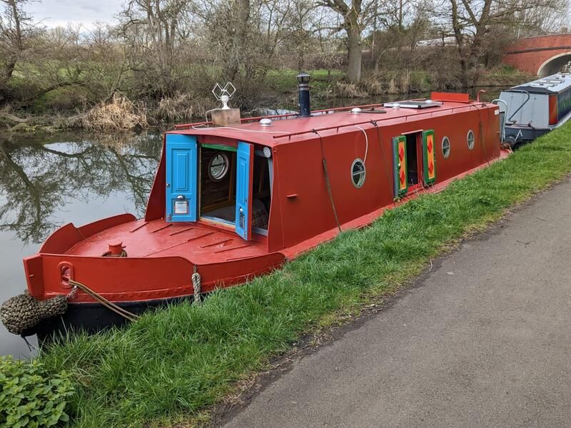 35’ narrowboat, steel & iron with 1.5 BMC engine