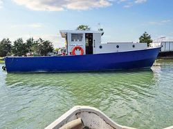 Comfortable Cruising Boat
