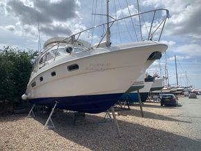 Sealine F37 Bow and Stern Thrusters - Main Photo
