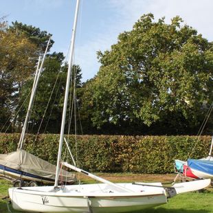 Topper Topaz Vibe with almost new mainsail and Road Trailer