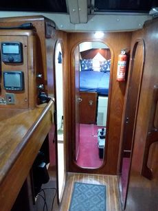 BRUCE ROBERTS MOTOR SAILER