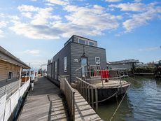 Residential Stunning Contemporary Houseboat