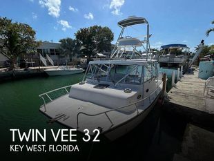 2005 Twin Vee 32 Weekender