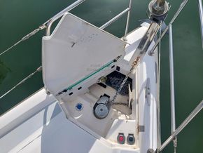 Hunter Legend 340  - Anchor Locker