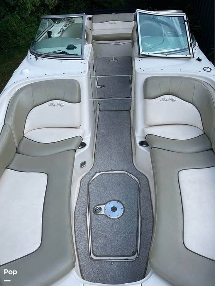 2005 Sea Ray 240 sundeck