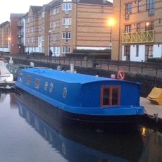 60' Widebeam SE16 residential mooring