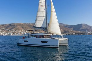 Fountaine Pajot Lucia 40