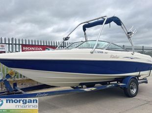 2005 Rinker  212 bow rider