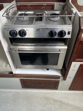 Plastima gimbald stove and oven