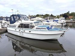 Broom Ocean 37