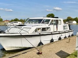 Aquafibre 37 broads cruiser rare model