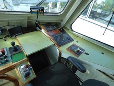 shallow draft work boat 