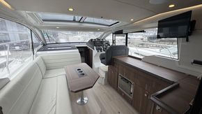 2017 Sealine C330 12