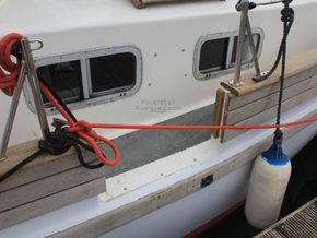 Fisher 30 Motorsailor - Side Deck