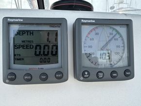 2011 Dufour  425 Grand Large 19