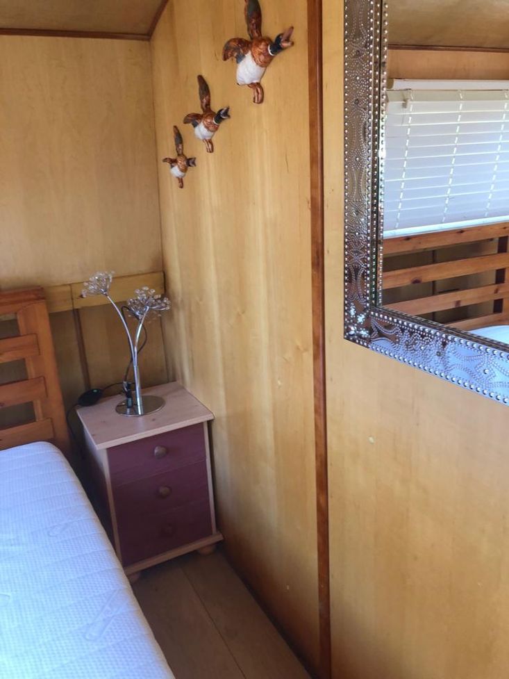 57ft x 10ft Wide Beam houseboat