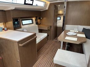2025 Bavaria C38 34