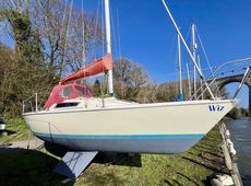 Hunter Duette 23ft  7m bilge keeler