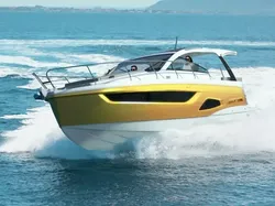 2025 Sealine S390