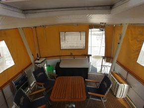 Golden Star trader Sun deck 40 Live aboard Trawler - Deck