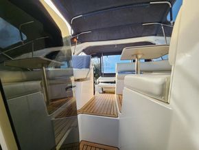 Bayliner 3555 Avanti  - Looking Aft