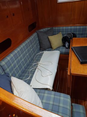 Lee cloths on all bunks