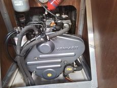 Hunter Legend 38 2007 bilge keel Perfect