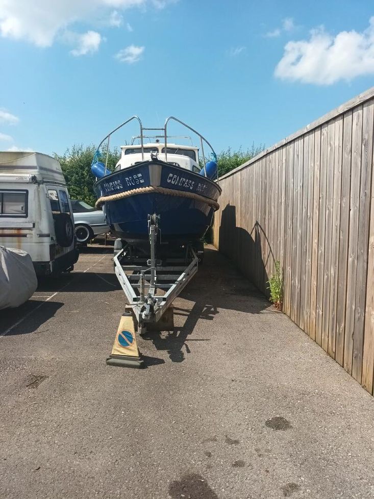 Hardy 25 with trailer