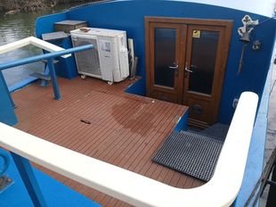 Wide beam live aboard residential