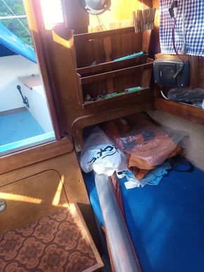 Master bunk portside
