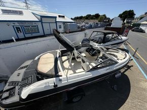 2013 Larson LSR 2000 3