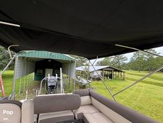 2017 Bayliner Element XR7