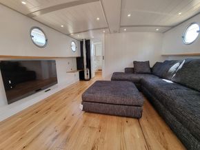 saloon units