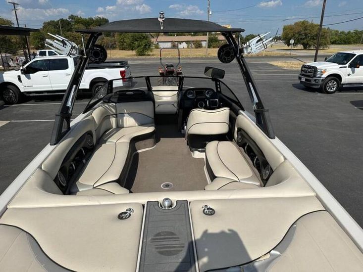 2012 Malibu 23 lsv