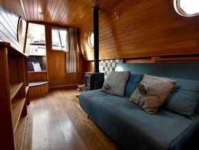 Narrowboat 60ft Cruiser Stern with London Mooring - Saloon