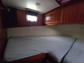 Guest cabin bed
