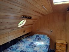 Widebeam Liveaboard - Leeds Liverpool Short Boat style 83% scale