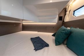 Jeanneau Merry Fisher 895 - double berth in aft cabin