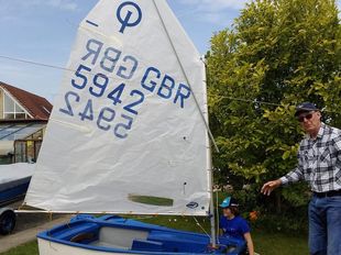 Optimist dinghy