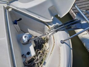 Beneteau Antares 7.50 HB  - Anchor Locker