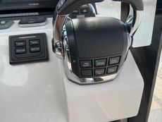 2018 Sealine C330