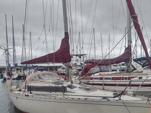 FIRST 32 SOLID CRUISING YACHT