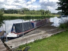 Trad narrow boat with Russell Newbury Engine