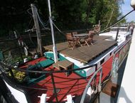 61ft Humber Barge on stunning residential Thames mooring at Ash Island