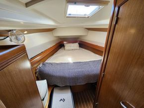 Jeanneau Sun Odyssey 42 DS  - Forward Cabin