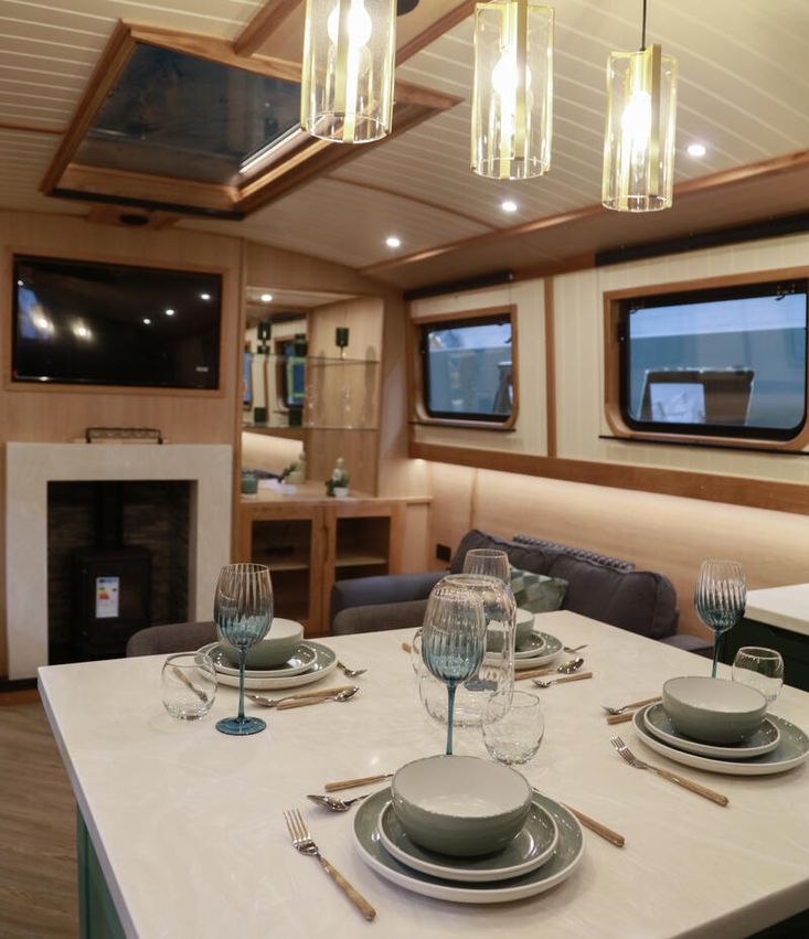 BESPOKE BOAT CO 65ft WIDEBEAM