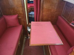 Twister 28  - Interior