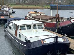 Classic motor vessel – Fully equipped with modern comfort