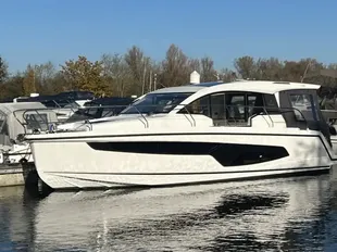 2022 Sealine C335