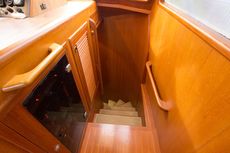 1999 Offshore Yachts Pilothouse